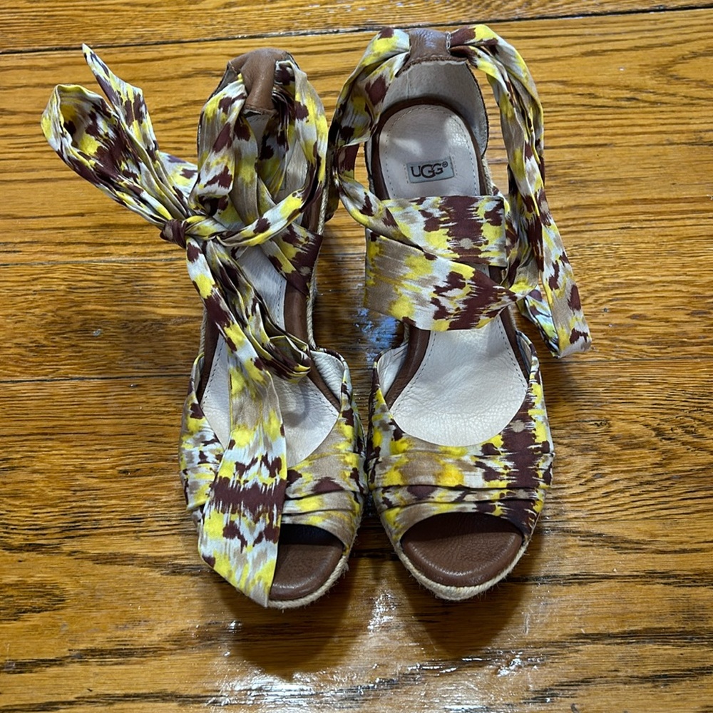 UGG Yarrow Espadrille wedge sandals, fabric ties, yellow and brown. Size 7.5.